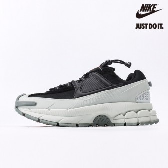 Nike Zoom Vomero Roam 'Black Light Silver'